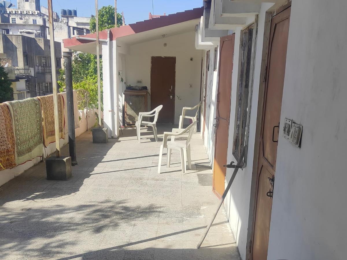 Jwala Niketan Guesthouse Private Rooms Τζαϊπούρ Εξωτερικό φωτογραφία